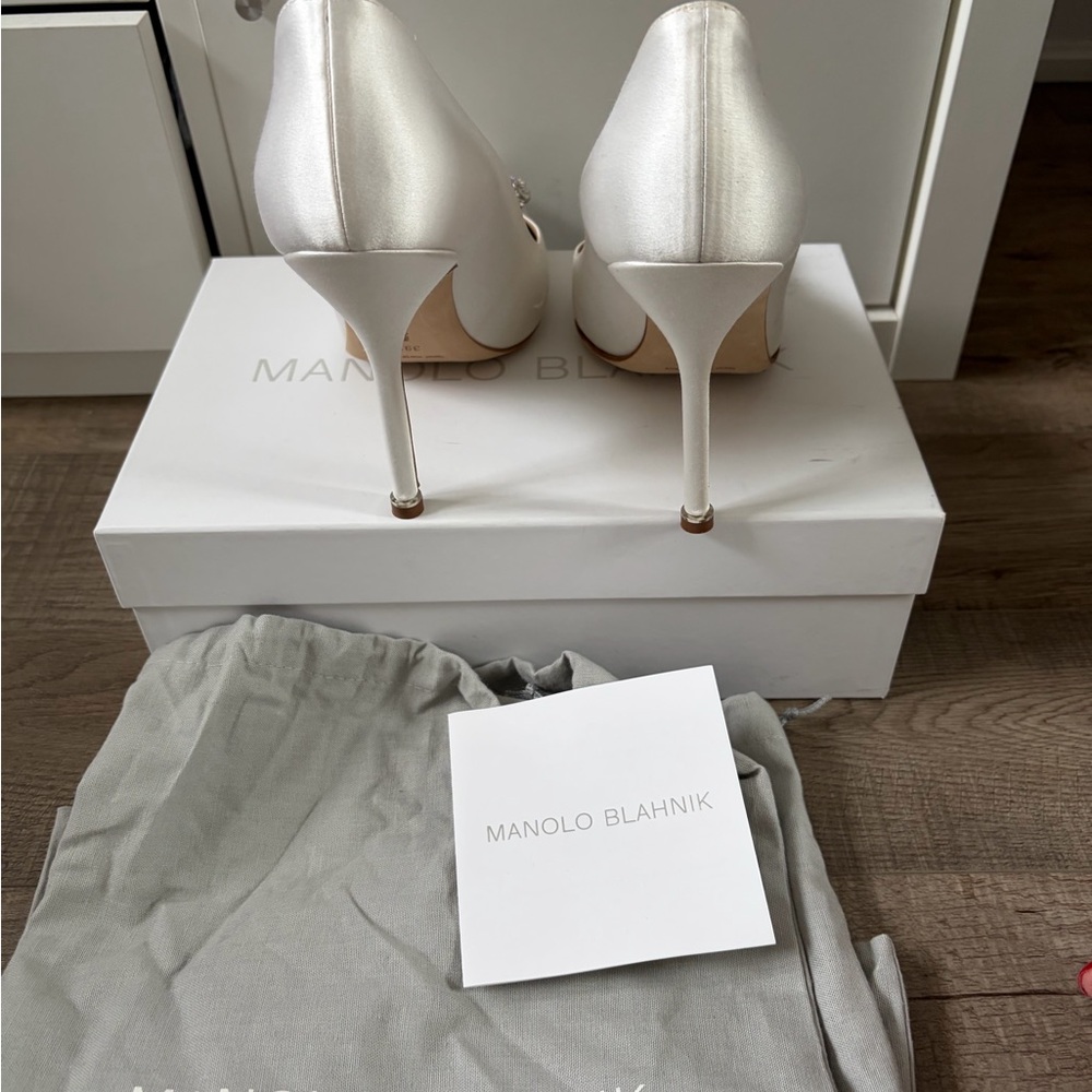 Manolo Blahnik - Picture 5 of 10